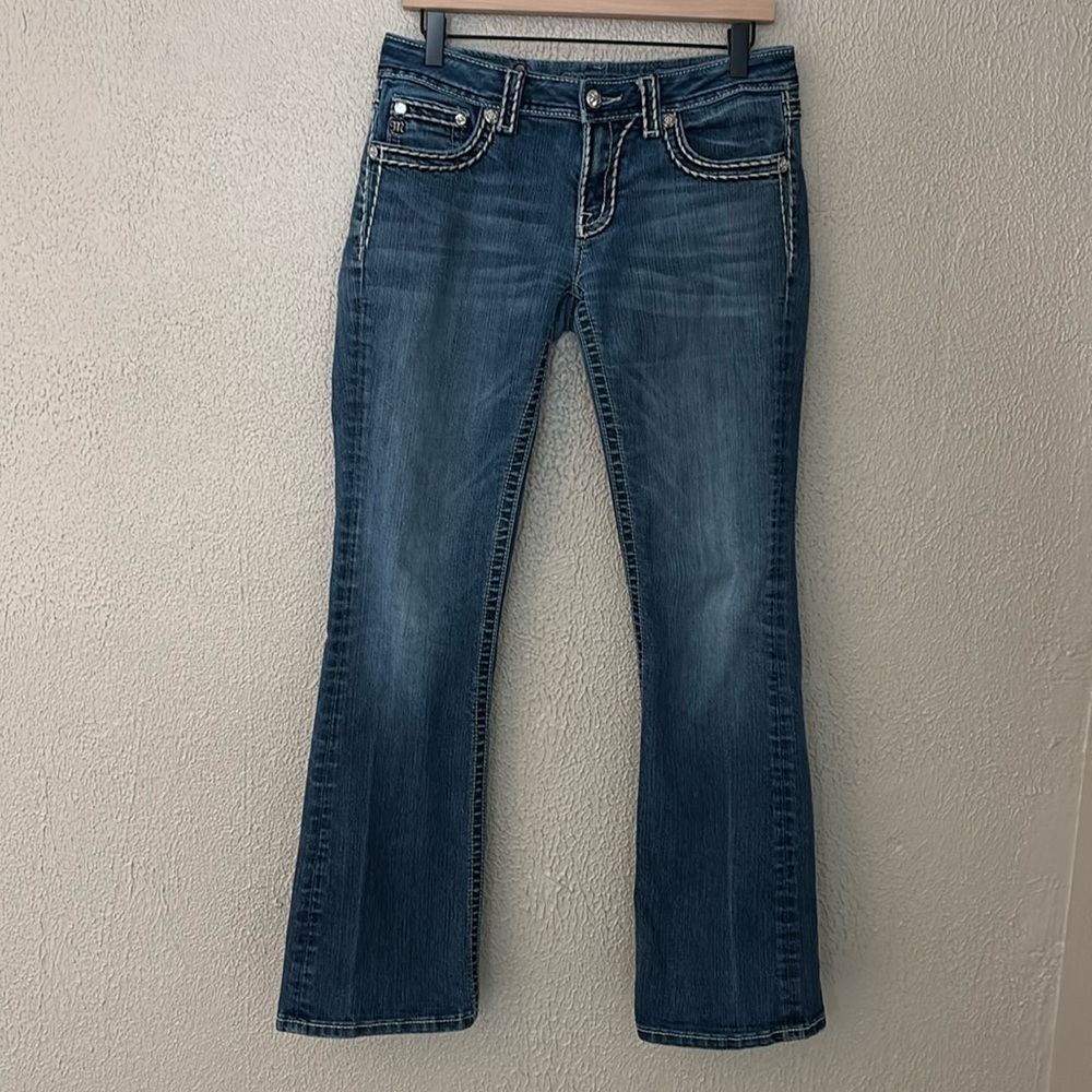 Women’s Miss Me Loose Saddle Stitch Border Boot Cut Jeans, 30” Waist Medium Wash